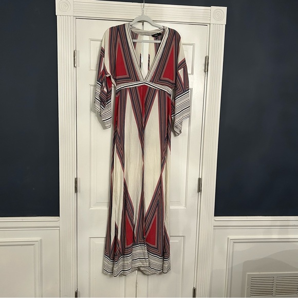 Lulu's Maxi Dress - Picture 6 of 12